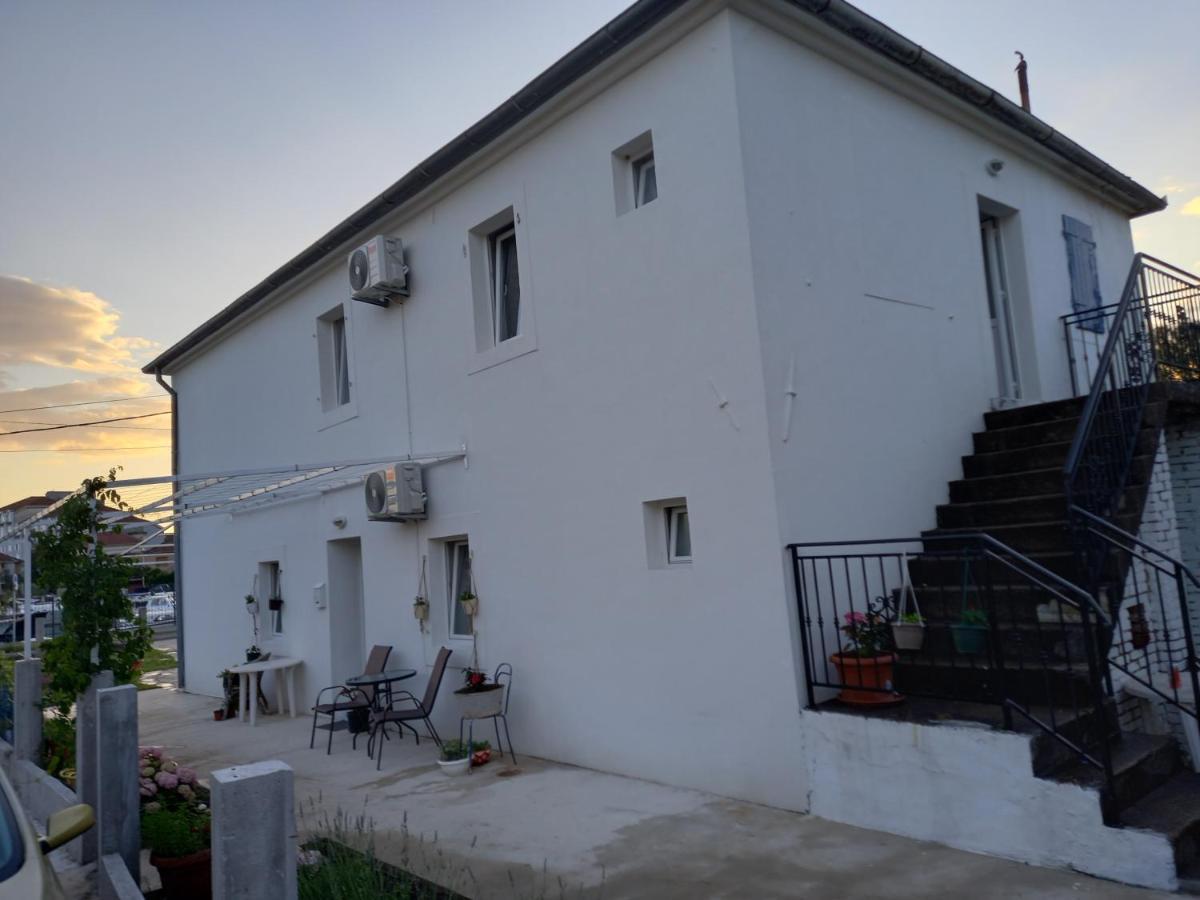 Old Marine House Apartment ติวัต ภายนอก รูปภาพ