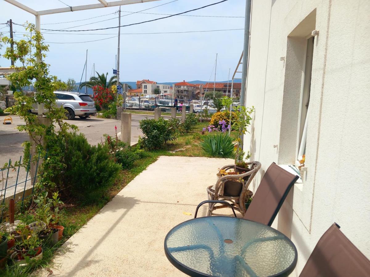 Old Marine House Apartment ติวัต ภายนอก รูปภาพ